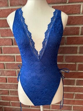 Victoria's Secret Blue Lace with Floral Pattern Bodysuit Size S NWOT